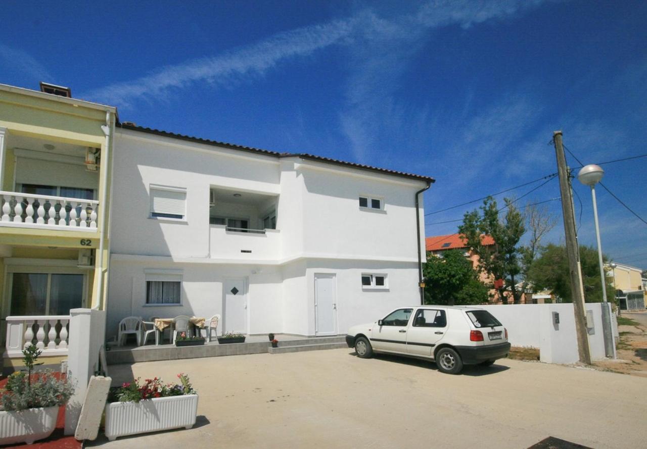 Beach Apartment Baska Екстериор снимка