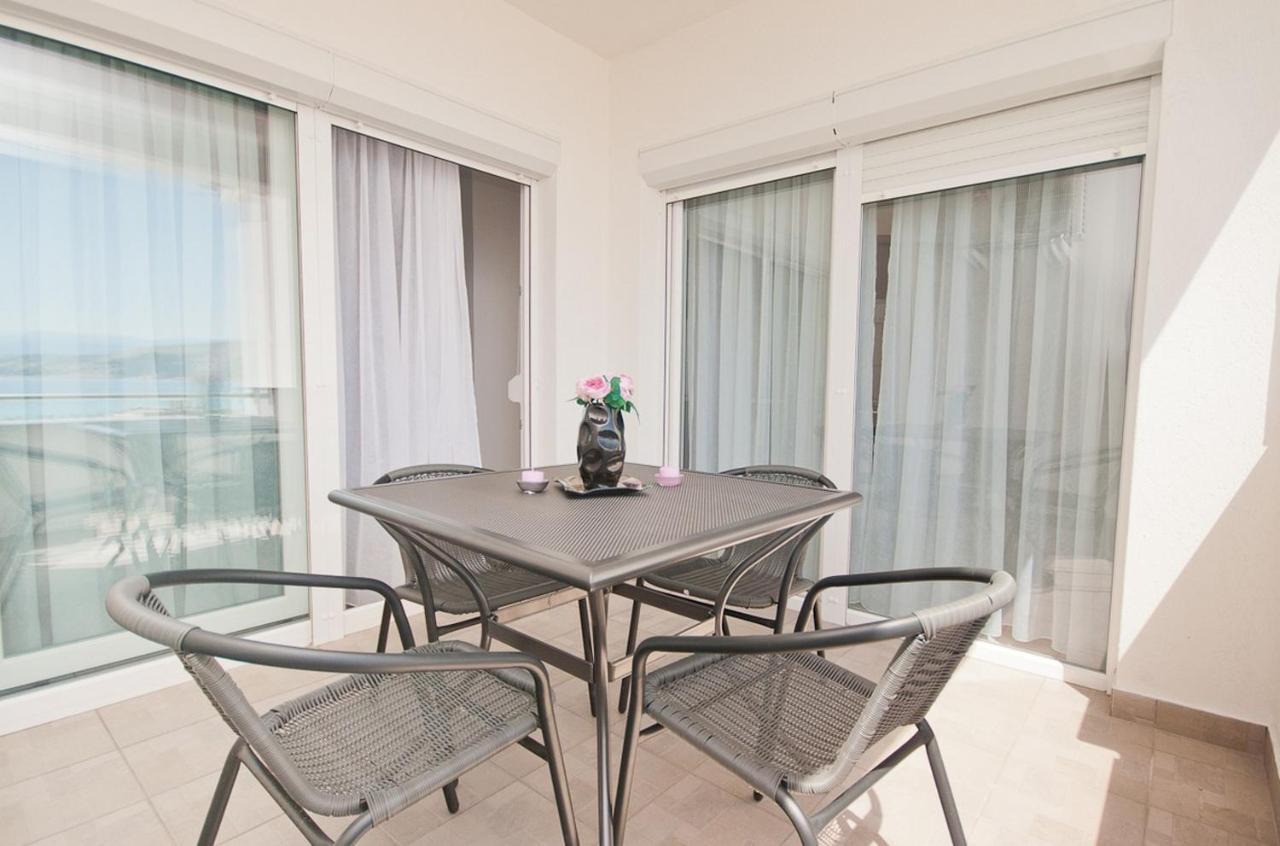 Beach Apartment Baska Екстериор снимка