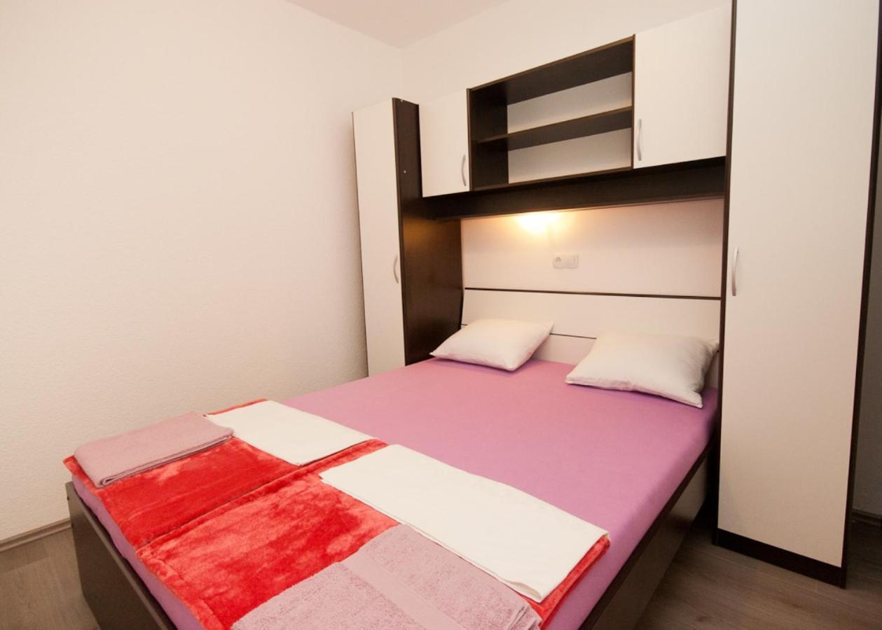 Beach Apartment Baska Екстериор снимка